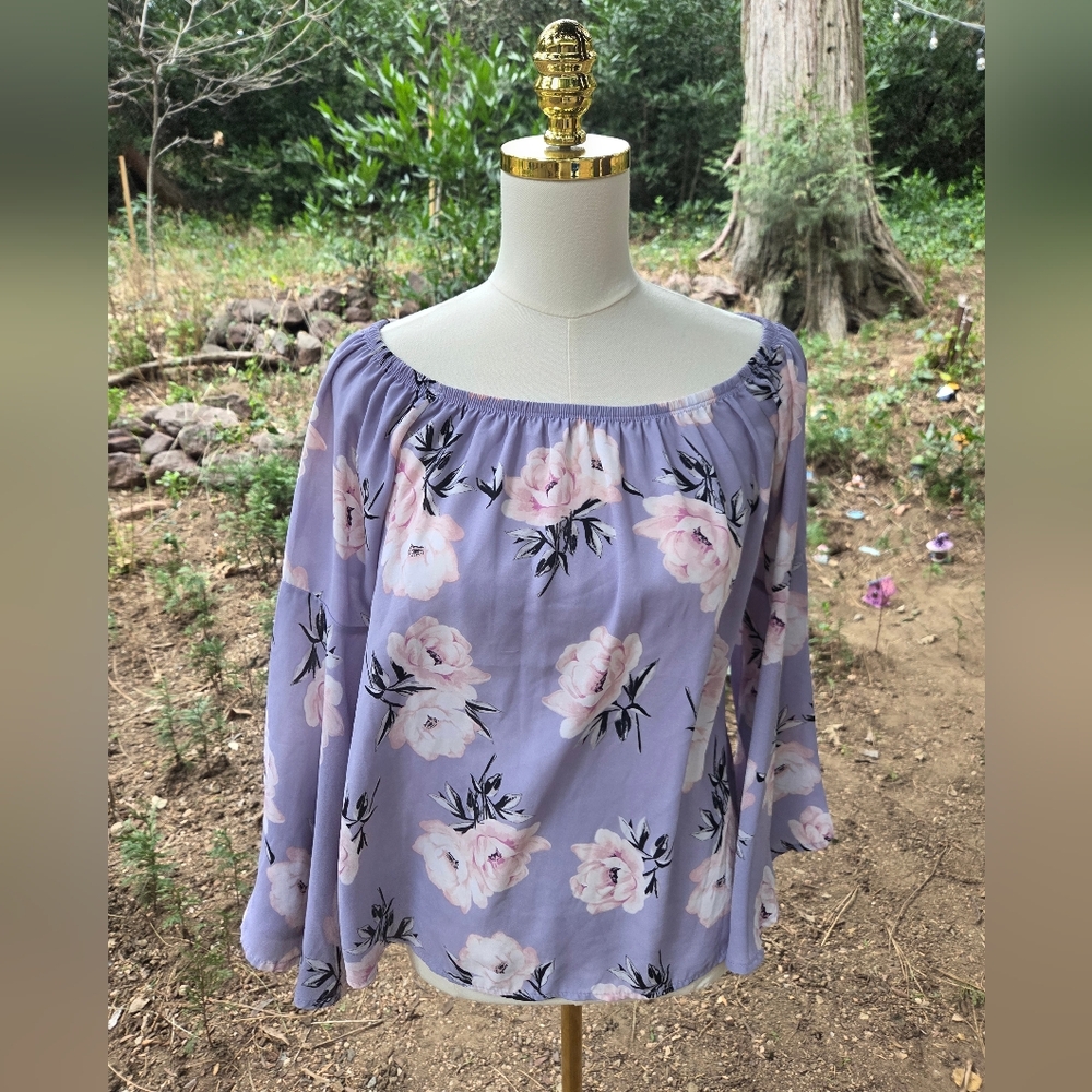 Lavender Floral Off-Shoulder‎ Bell Sleeve Top